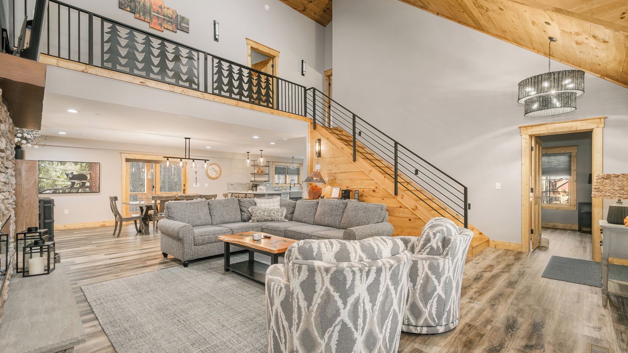 Photo of Livingroom in Oakland