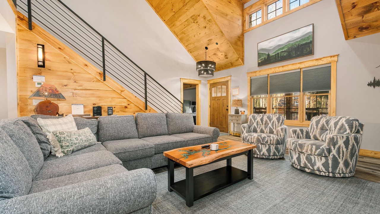 Photo of Livingroom in Oakland