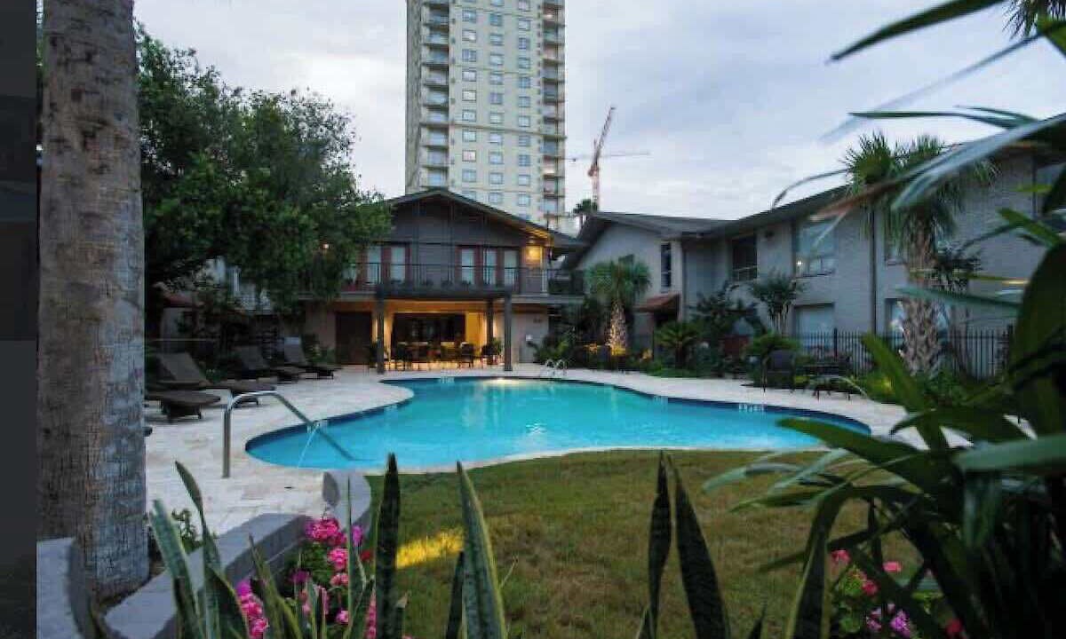Photo of Outdoor in Uptown