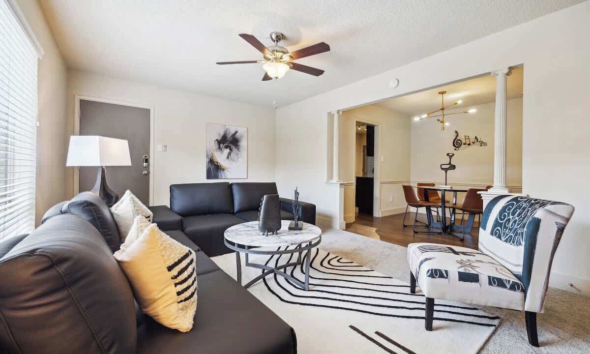 Photo of Livingroom in Uptown