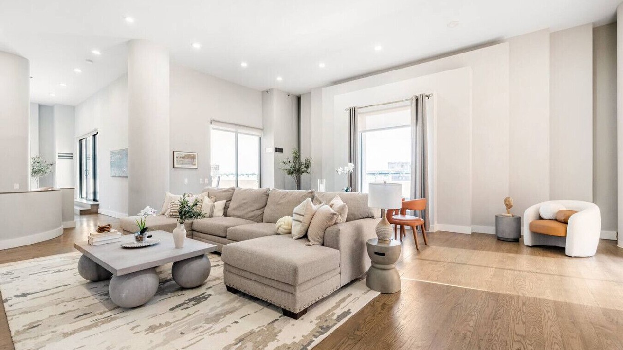 Photo of Livingroom in Printers Row