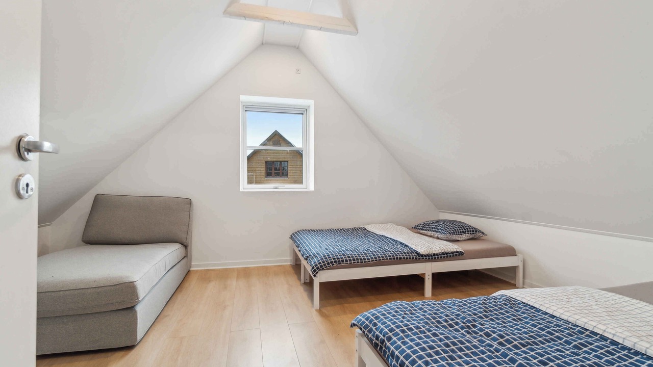 Photo of Others in Ronne