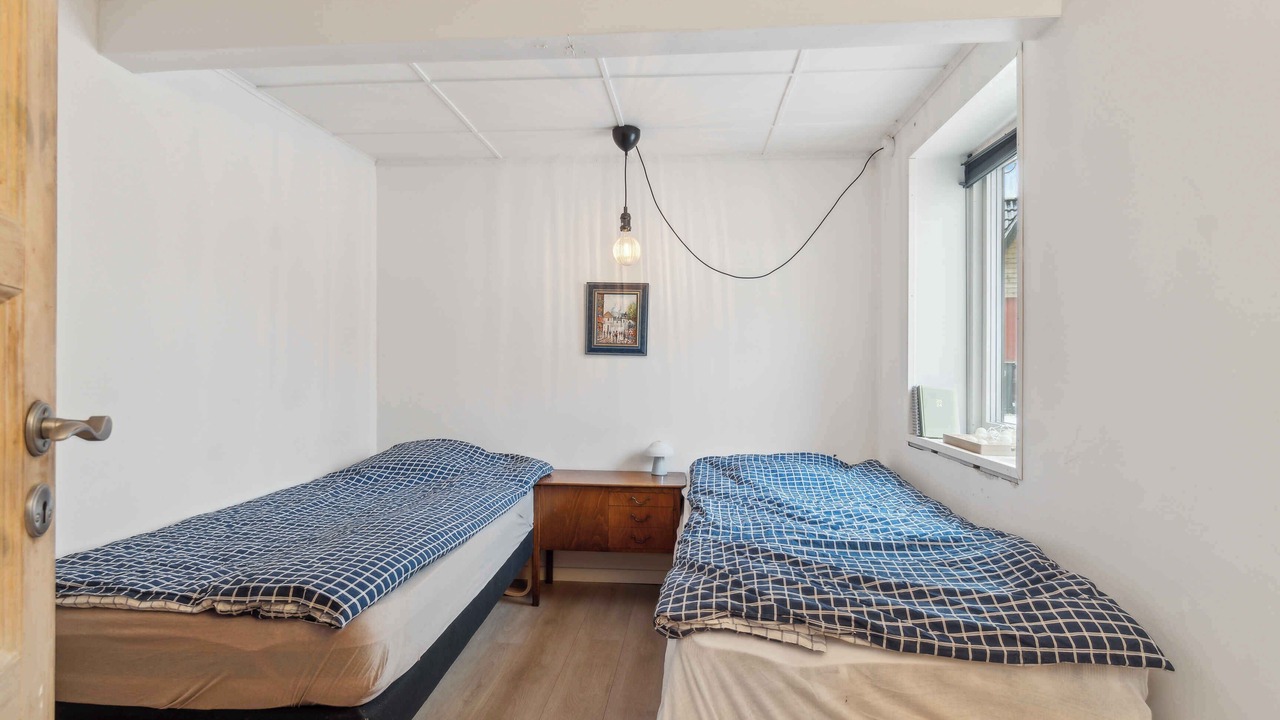 Photo of Others in Ronne