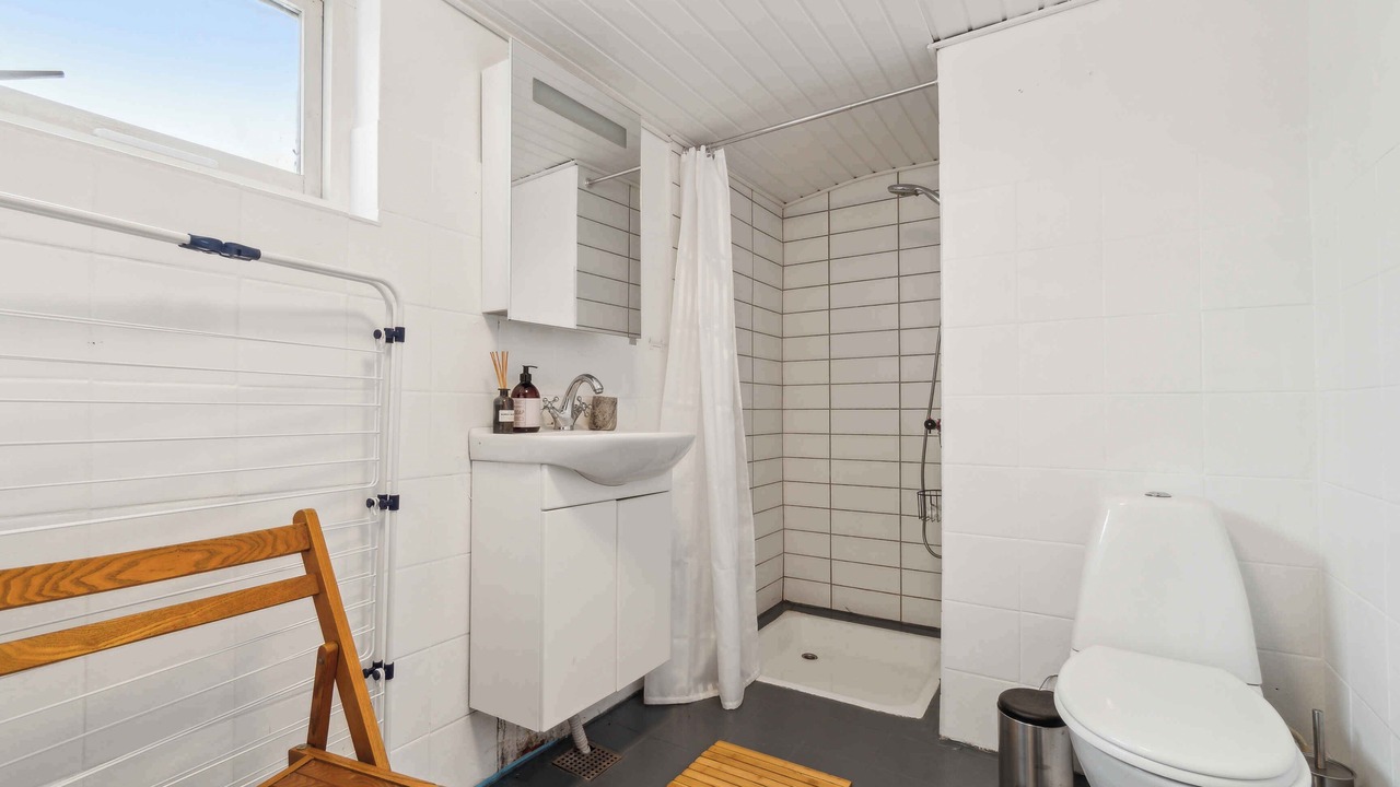 Photo of Others in Ronne