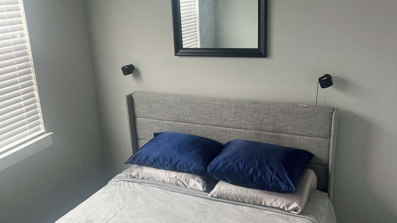 Photo of Bedroom in Greater Greenspoint