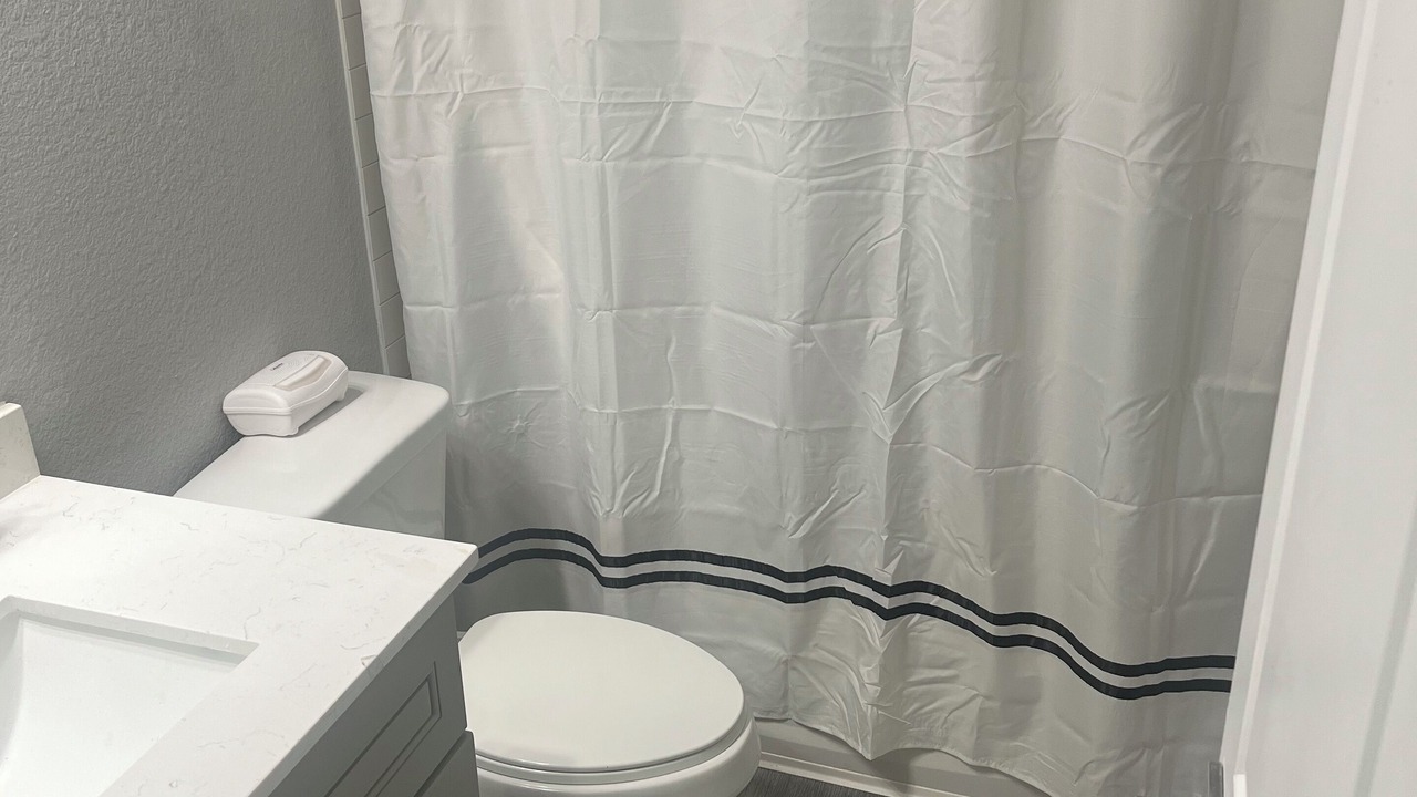 Photo of Bathroom in Greater Greenspoint