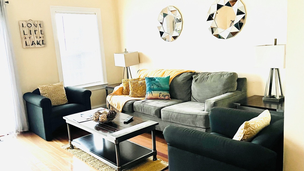 Photo of Livingroom in North Camellia Acres