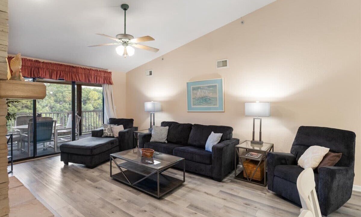 Photo of Livingroom in Osage Beach