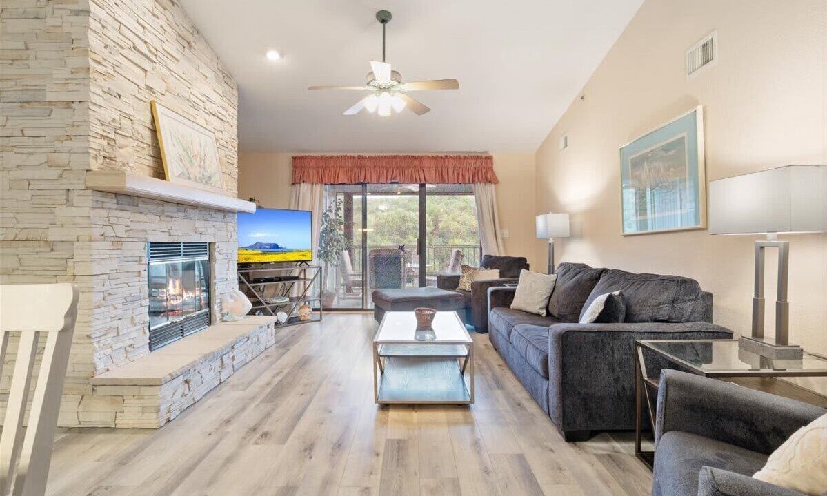 Photo of Livingroom in Osage Beach