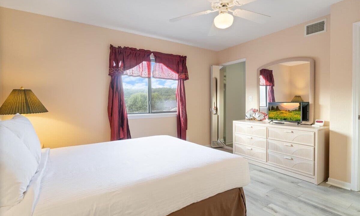 Photo of Bedroom in Osage Beach