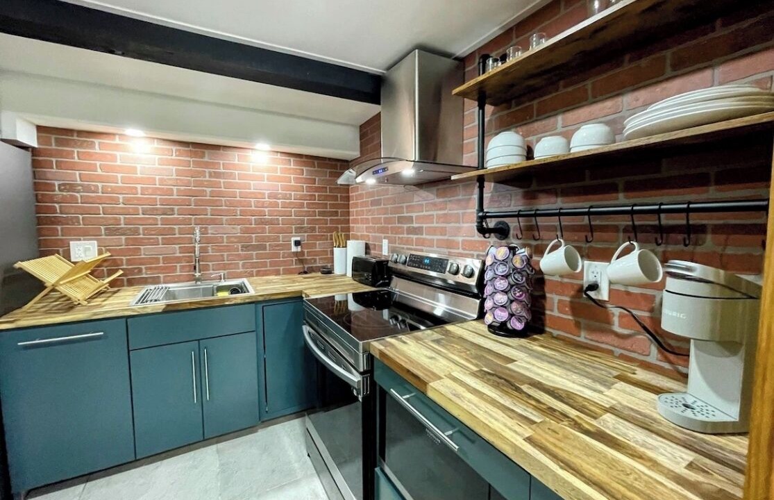 Photo of Kitchen in Highland Historic District