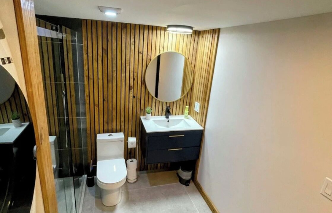 Photo of Bathroom in Highland Historic District