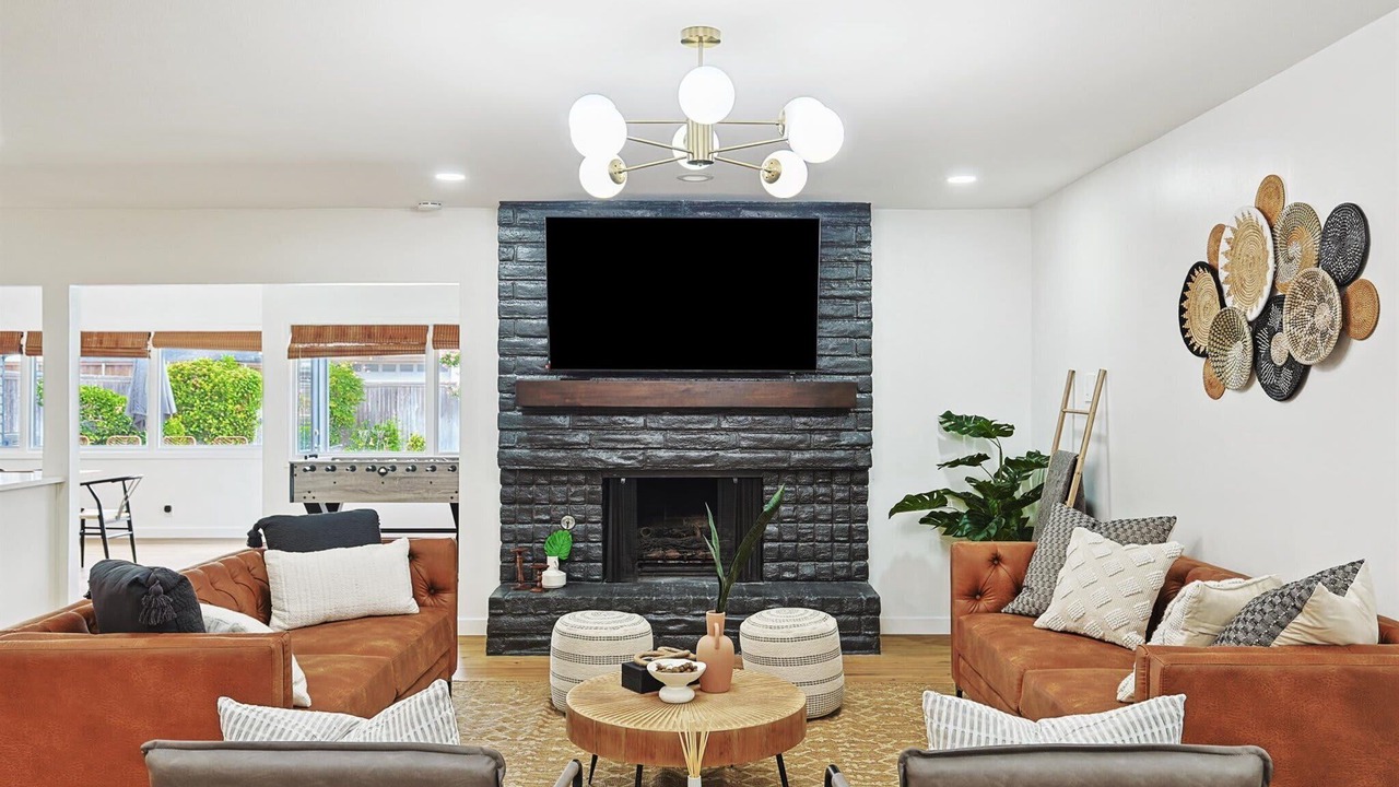 Photo of Livingroom in Far North Dallas