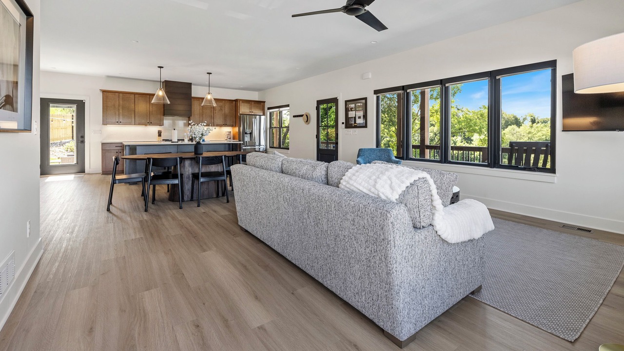 Photo of Livingroom in Clifton Heights