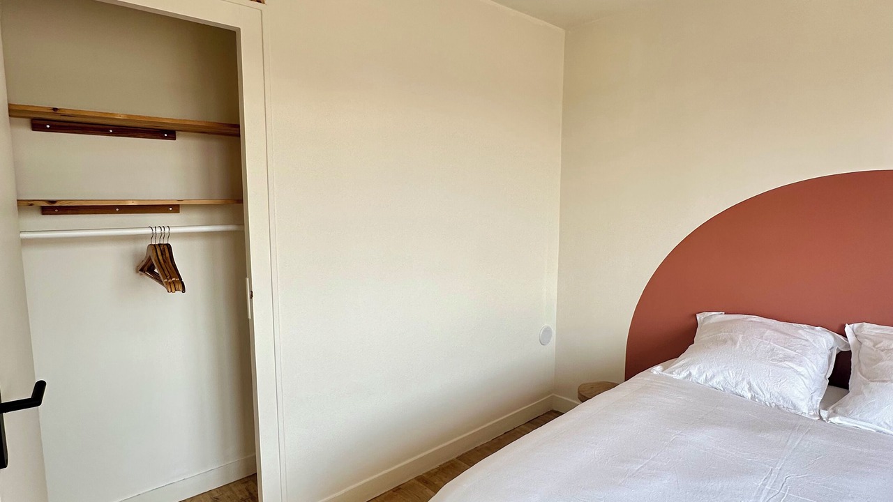 Photo of Bedroom in Justices