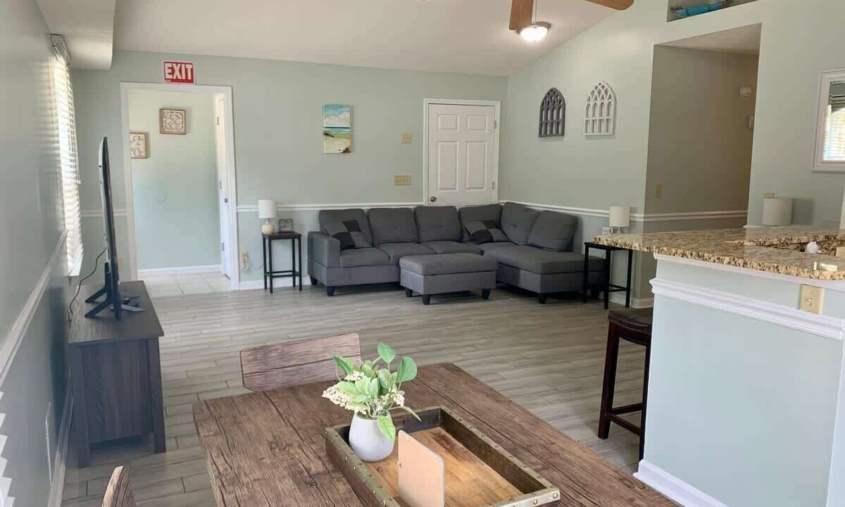 Photo of Livingroom in St. Marys