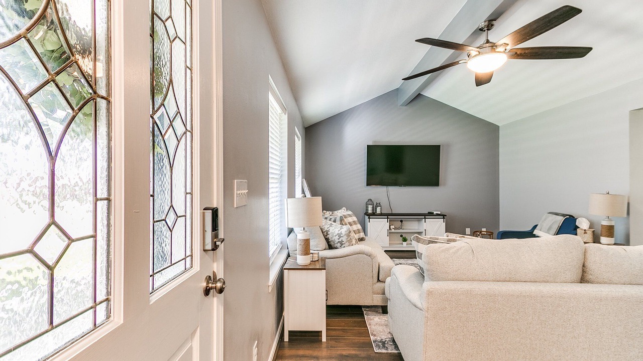 Photo of Livingroom in Bristow