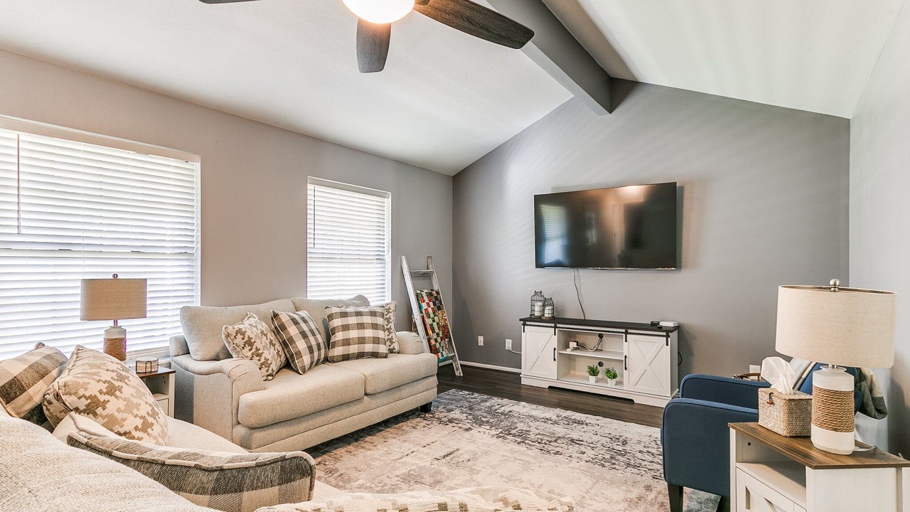 Photo of Livingroom in Bristow