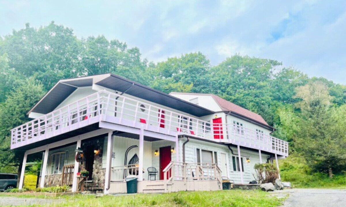 Photo of Others in Highmount