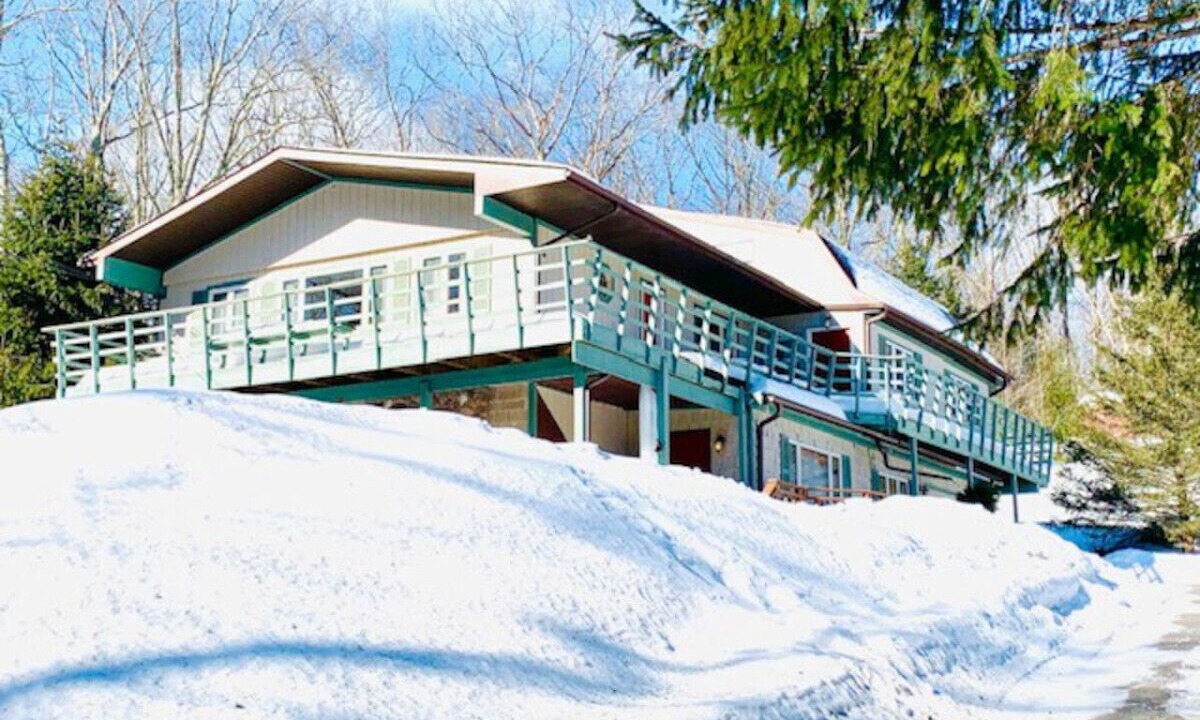 Photo of Outdoor in Highmount