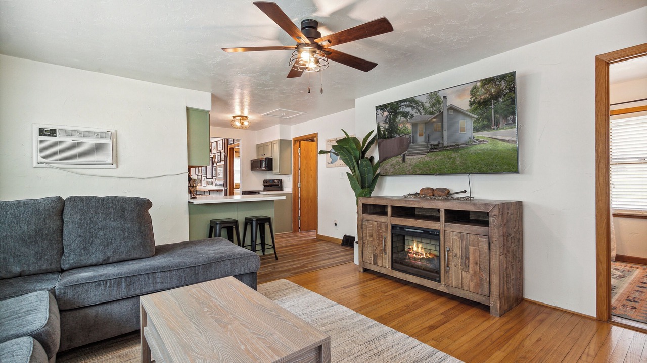 Photo of Livingroom in Edgerton