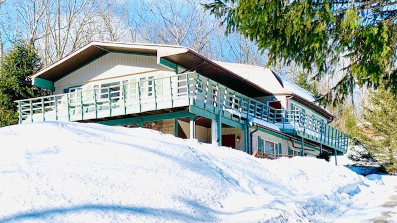 Photo of Outdoor in Highmount