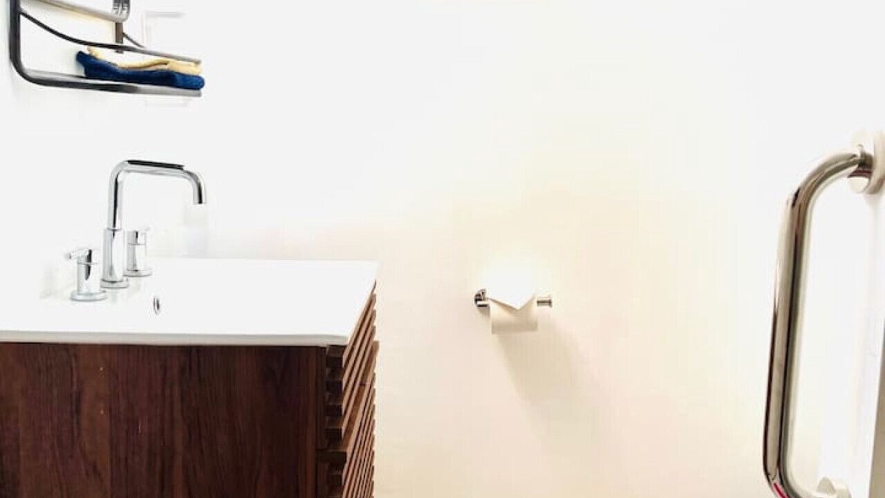 Photo of Bathroom in Highmount