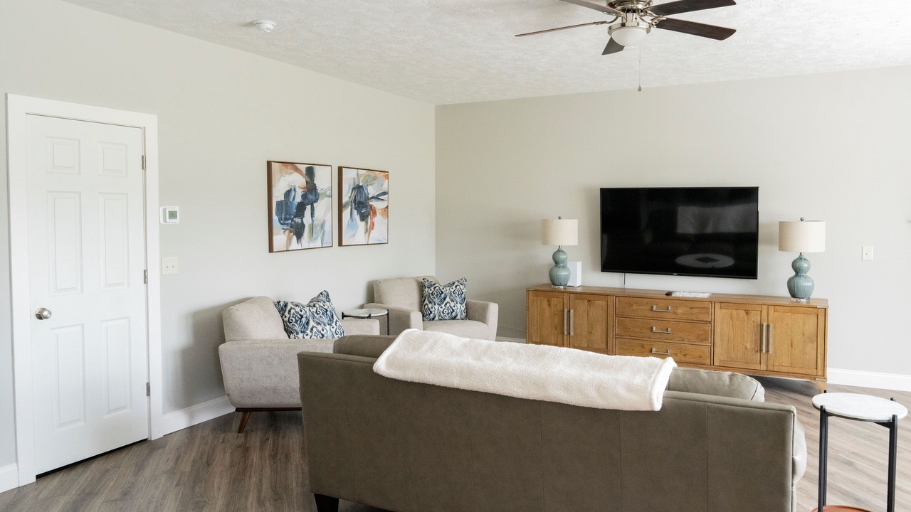 Photo of Livingroom in Bayberry