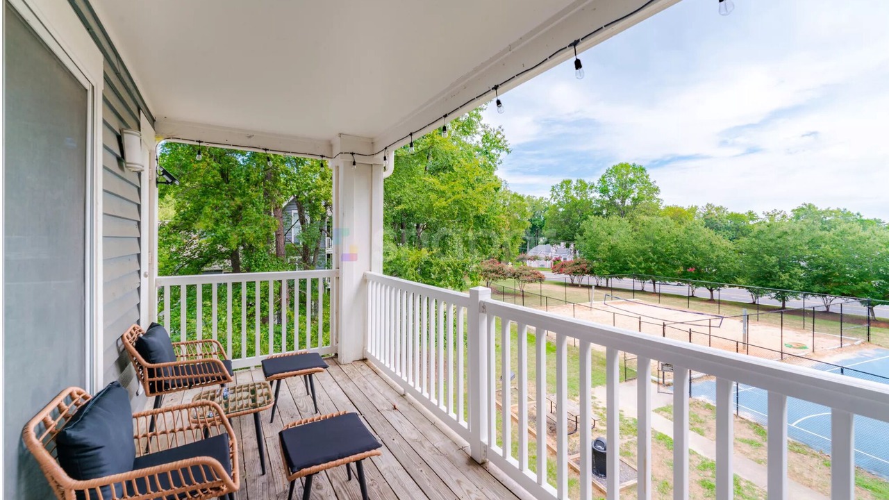 Photo of Outdoor in Beverly Woods