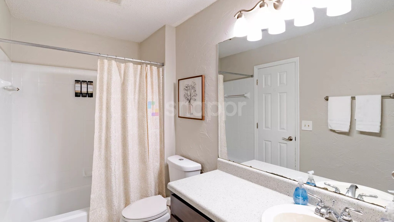 Photo of Bathroom in Beverly Woods