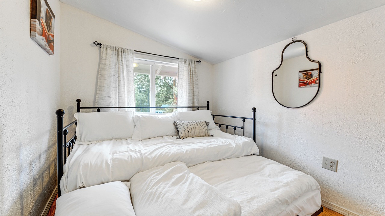 Photo of Others in Grants Pass