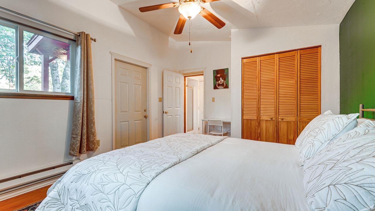 Photo of Bedroom in Grants Pass