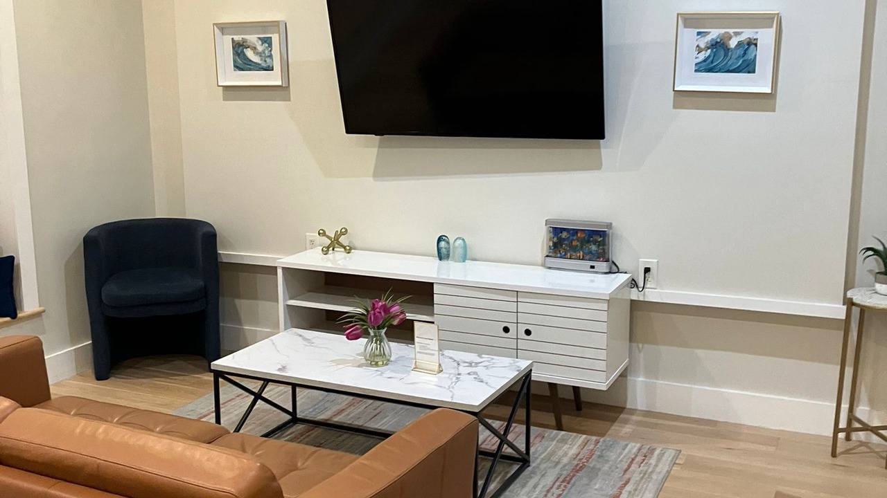 Photo of Livingroom in Washington Square West