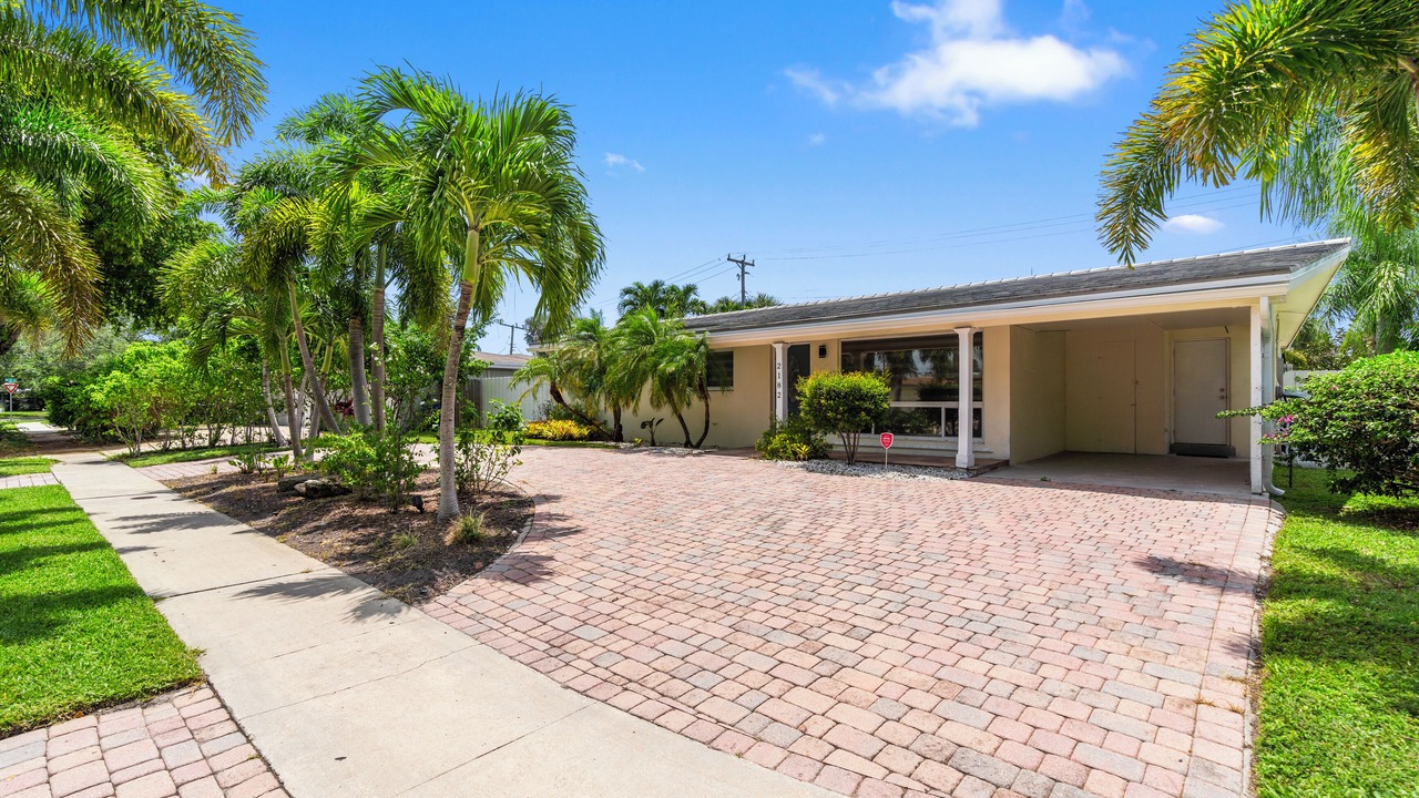 Photo of Others in Imperial Point