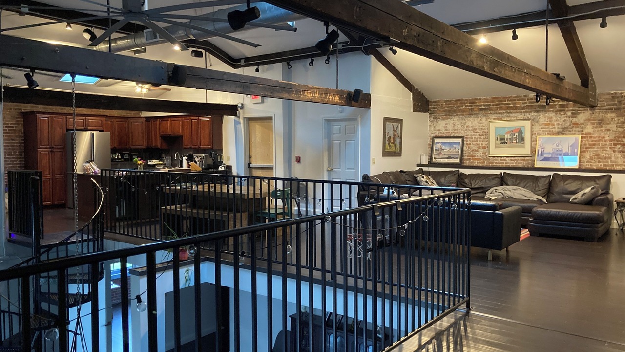 Photo of Livingroom in Fox Point