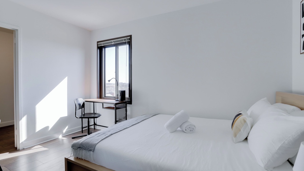 Photo of Bedroom in Court House