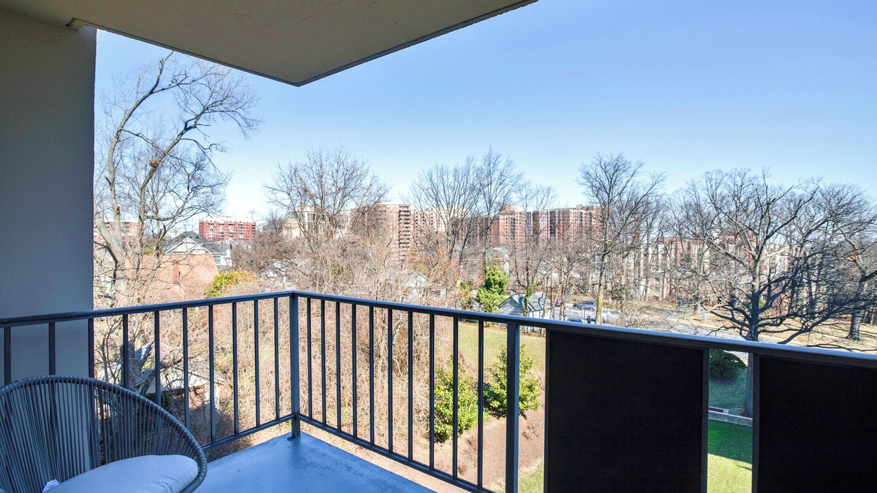 Photo of Patio Balcony in Court House