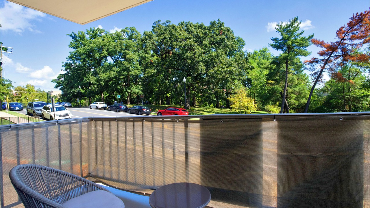 Photo of Patio Balcony in Court House