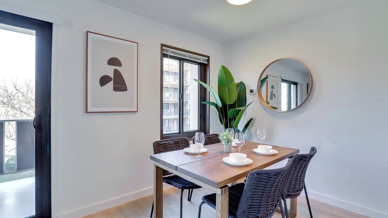 Photo of Livingroom in Court House