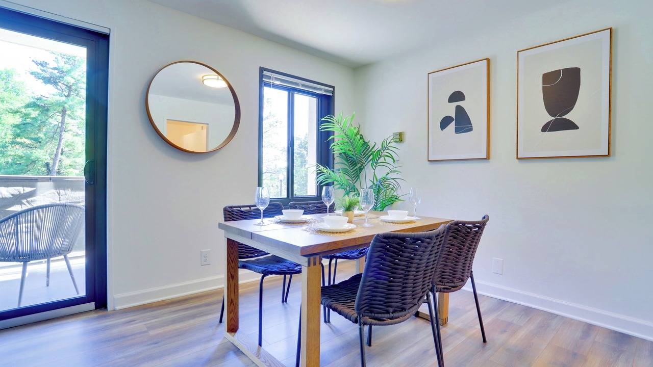 Photo of Livingroom in Court House