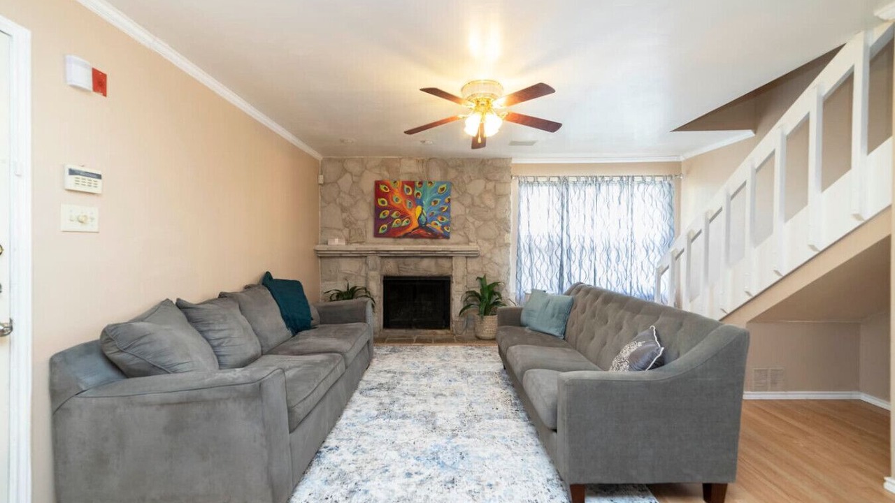 Photo of Livingroom in Medical Center District