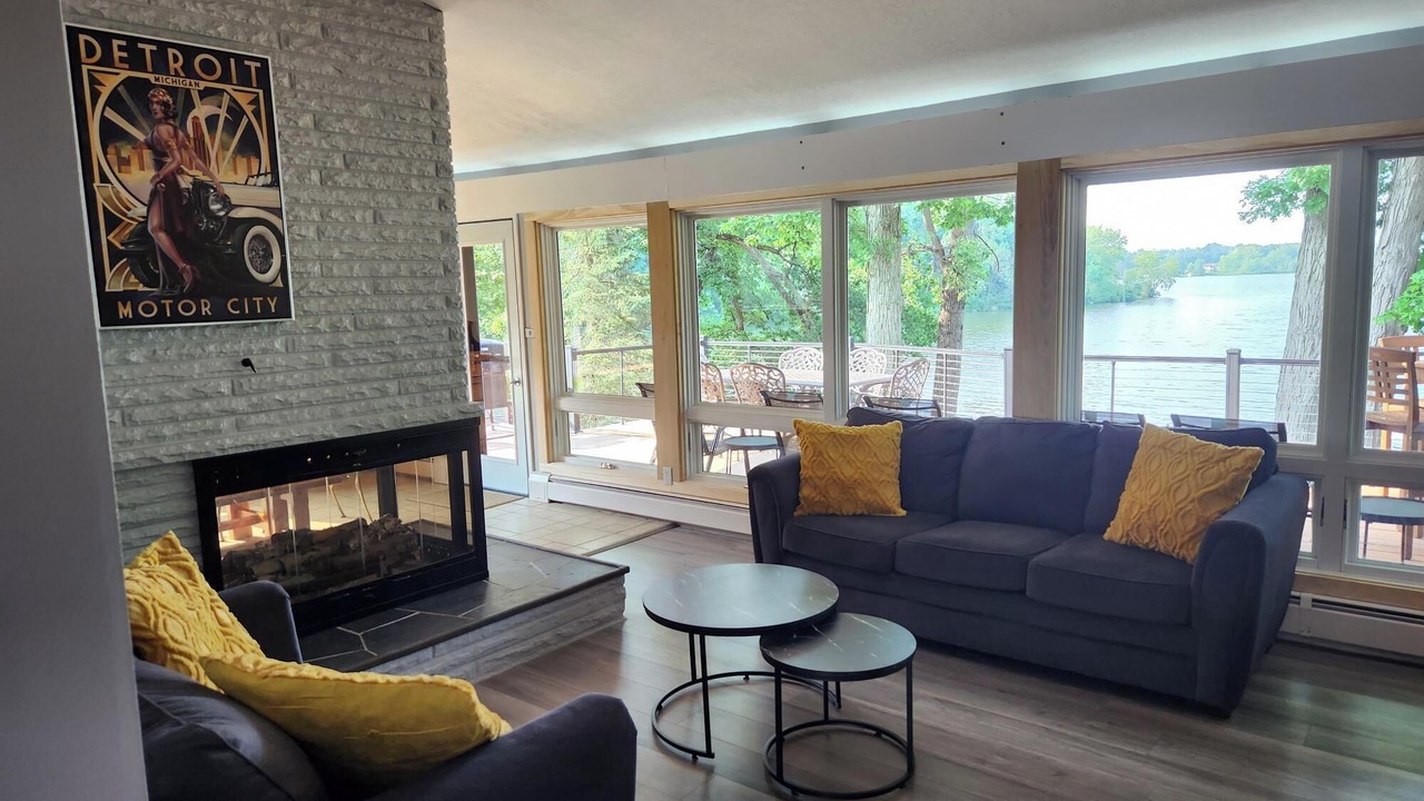 Photo of Livingroom in Coldwater