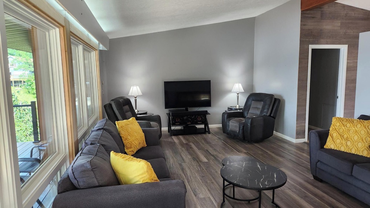 Photo of Livingroom in Coldwater