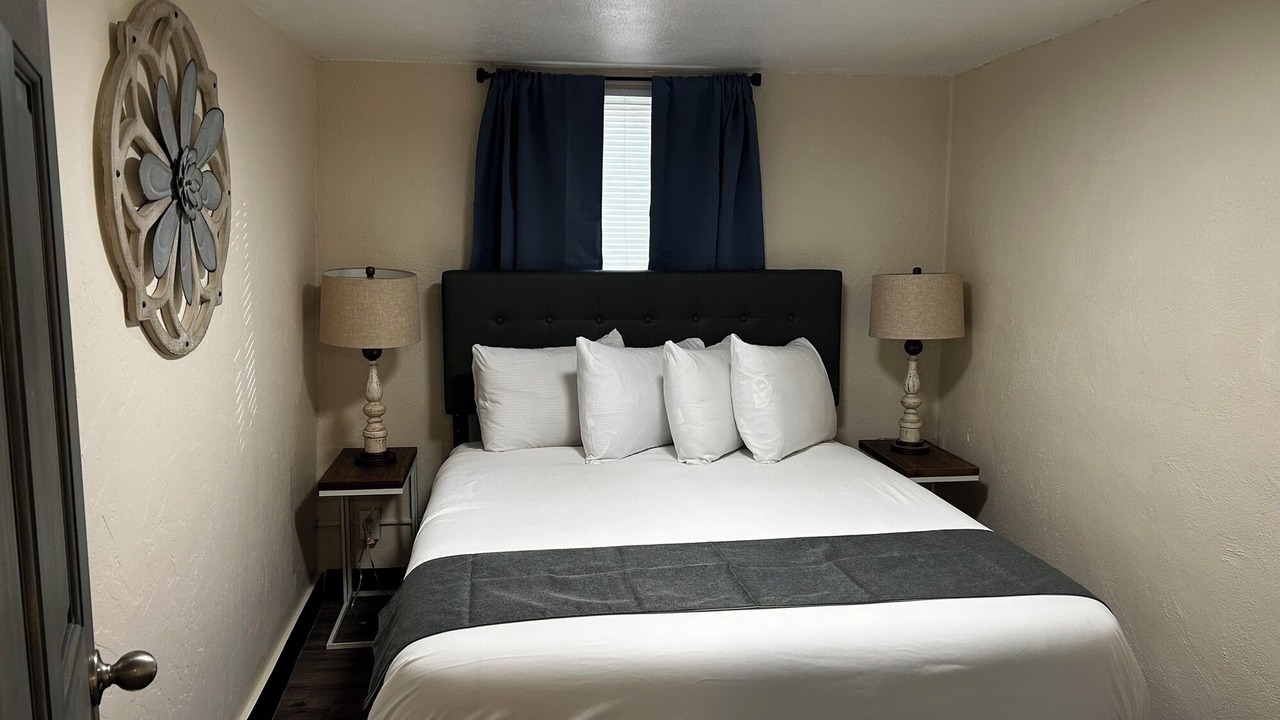 Photo of Others in Helena