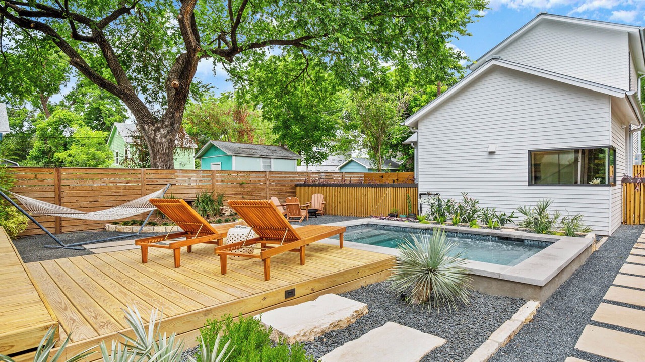 Photo of Outdoor in Holly