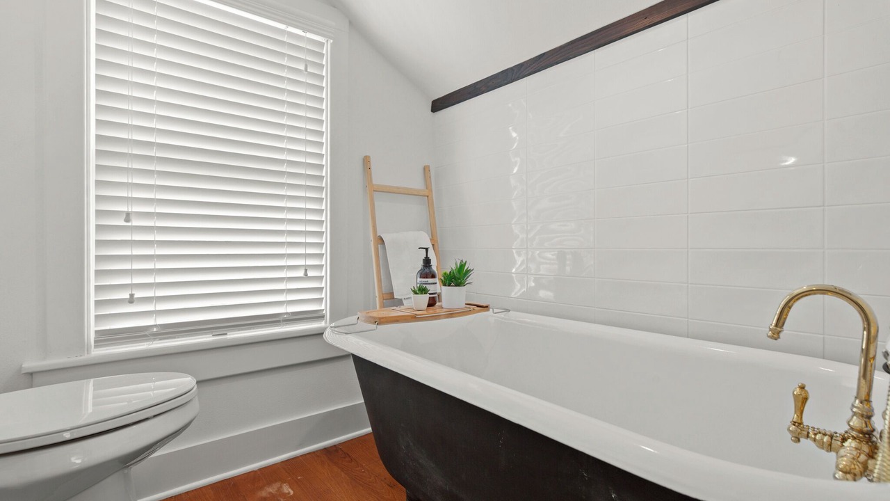 Photo of Bathroom in Holly