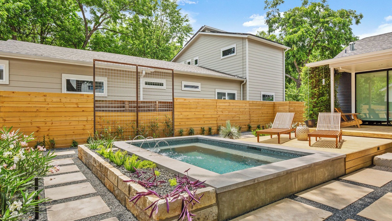 Photo of Outdoor in Holly