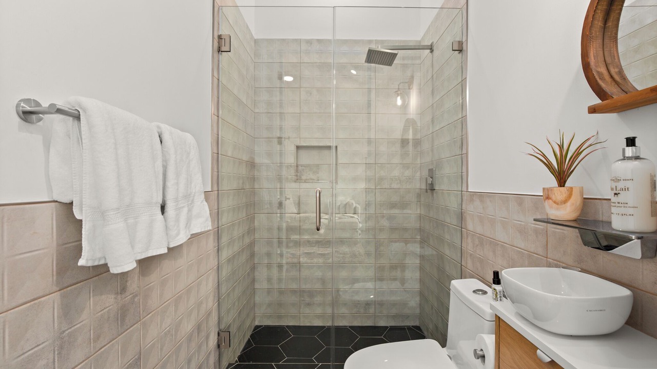 Photo of Bathroom in Holly