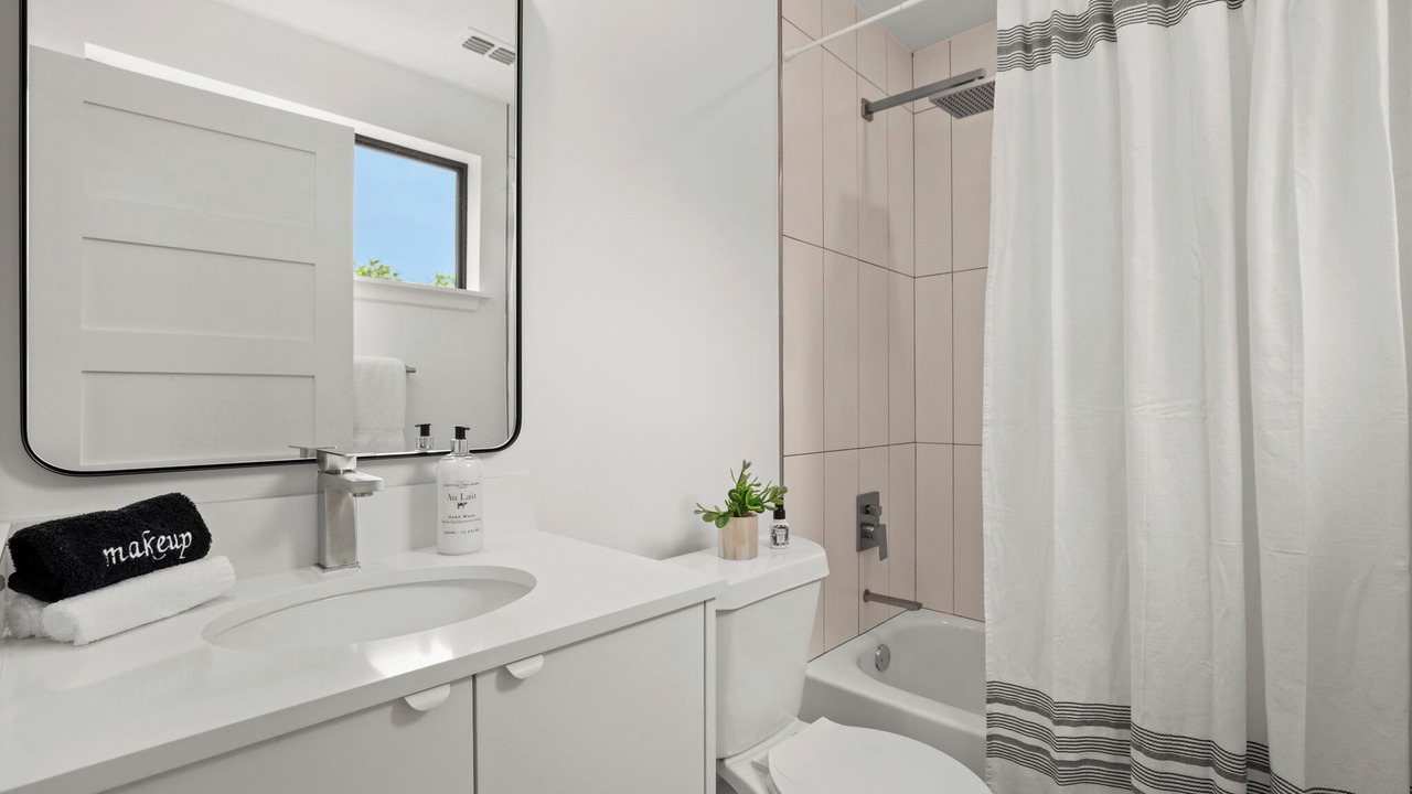 Photo of Bathroom in Holly