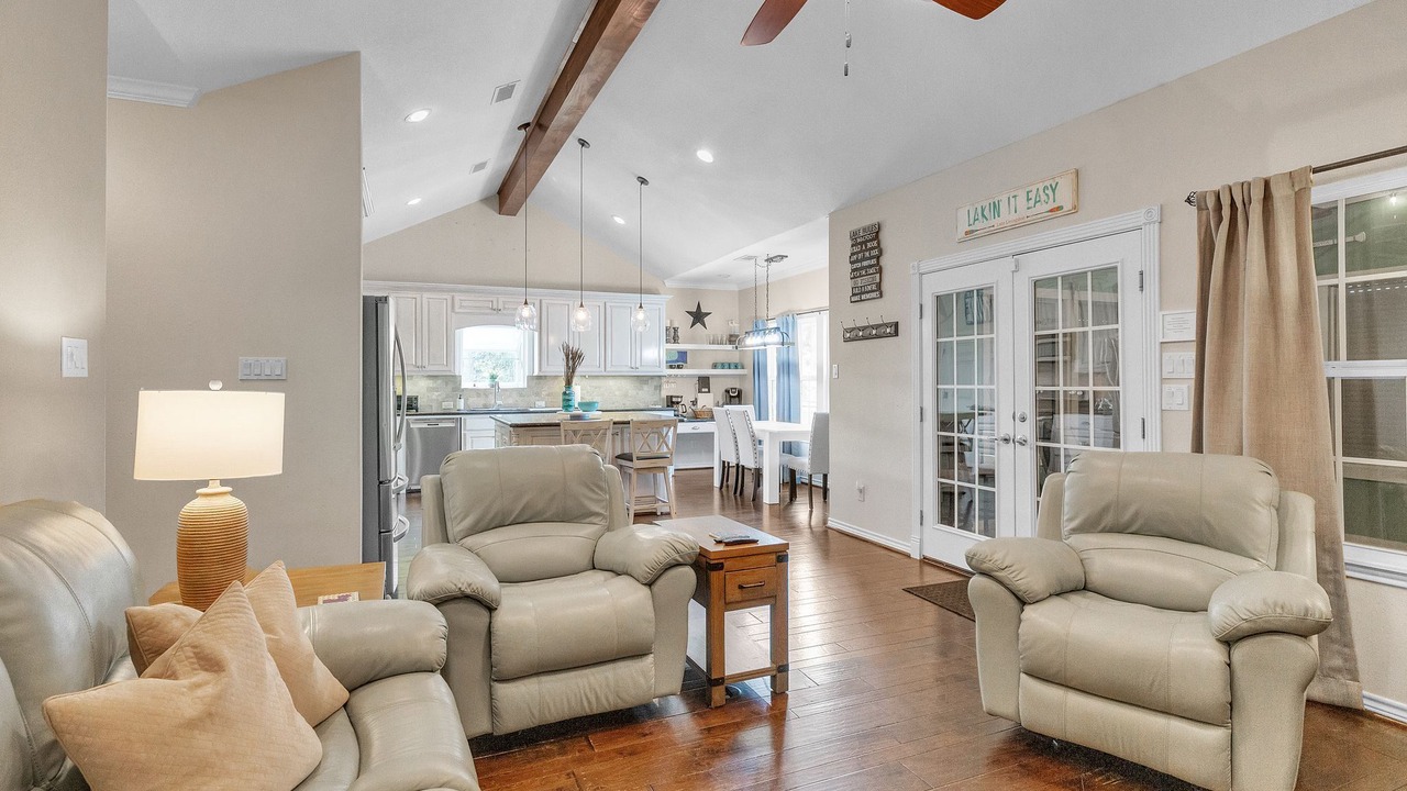 Photo of Livingroom in Pointblank
